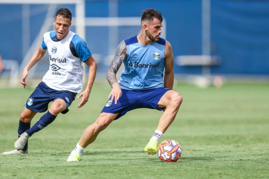 jogadores do grêmio fazem sua estreia