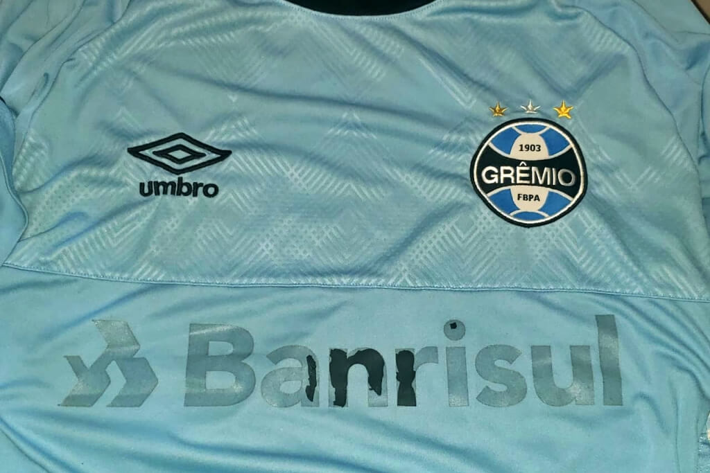 grêmio deve renovar com a umbro