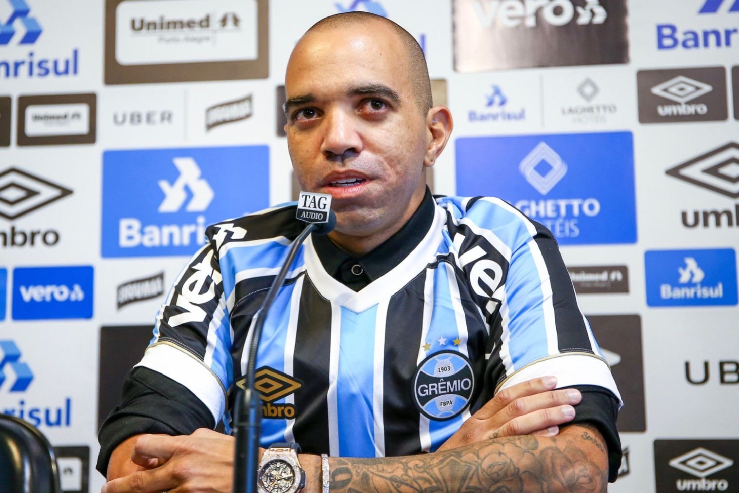 Diego Tardelli não é mais jogador do Grêmio