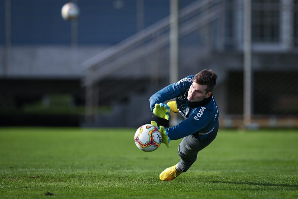 Goleiro do Grêmio interessa