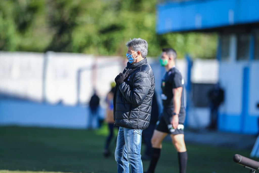 Após a partida, outro fato além do jogo chamou a atenção, Renato Portaluppi deu a entender que o Grêmio vai contratar mais um lateral-esquerdo.