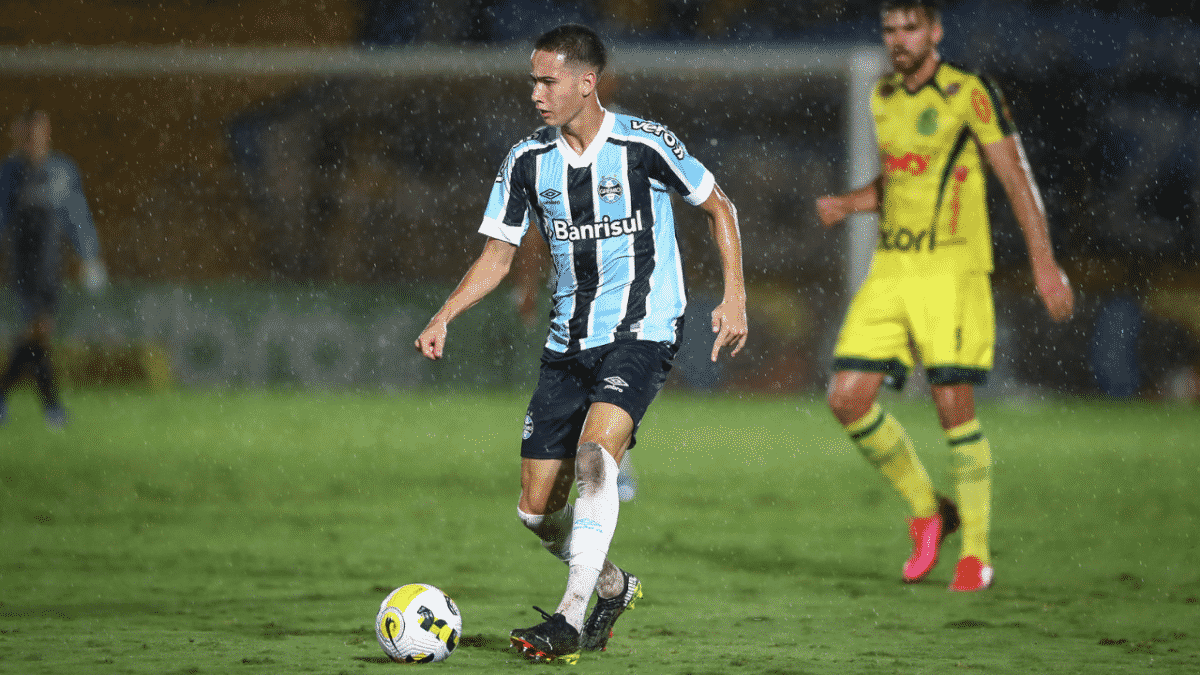 Gabriel Silva Foge Do Comum E Se Destaca No Grêmio