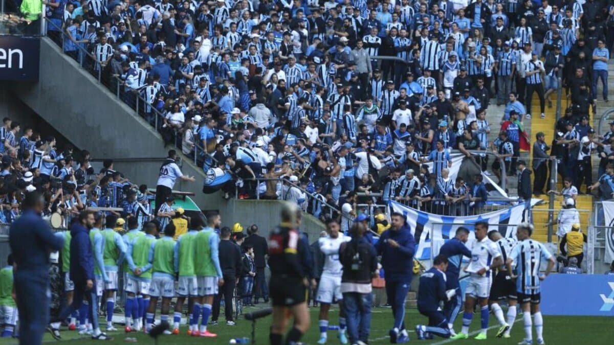 Grêmio contra o Cruzeiro confusão na Arena punição STJD