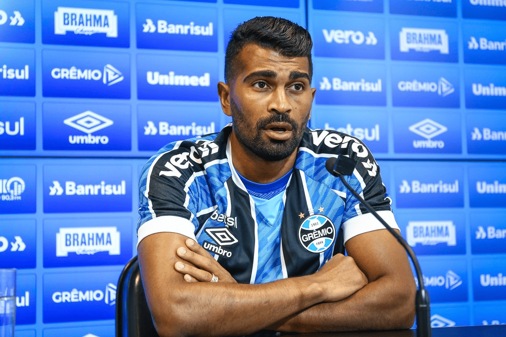 Thiago Santos Grêmio.