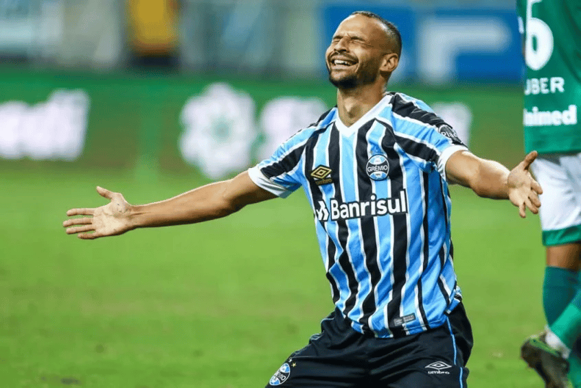 Thaciano, jogador do Grêmio.