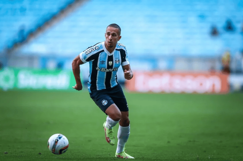 Nicolas do Grêmio.