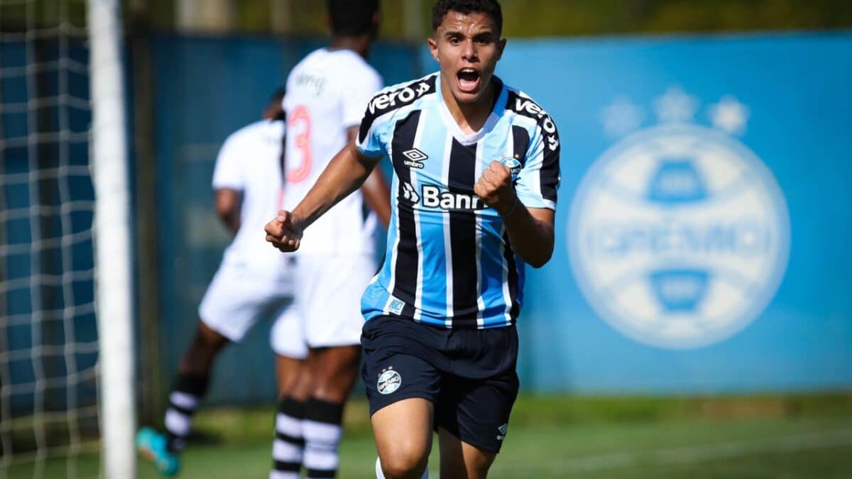 Com Dois Gols De Lucas Caniggia Grêmio Vence O Vasco E Abre Vantagem