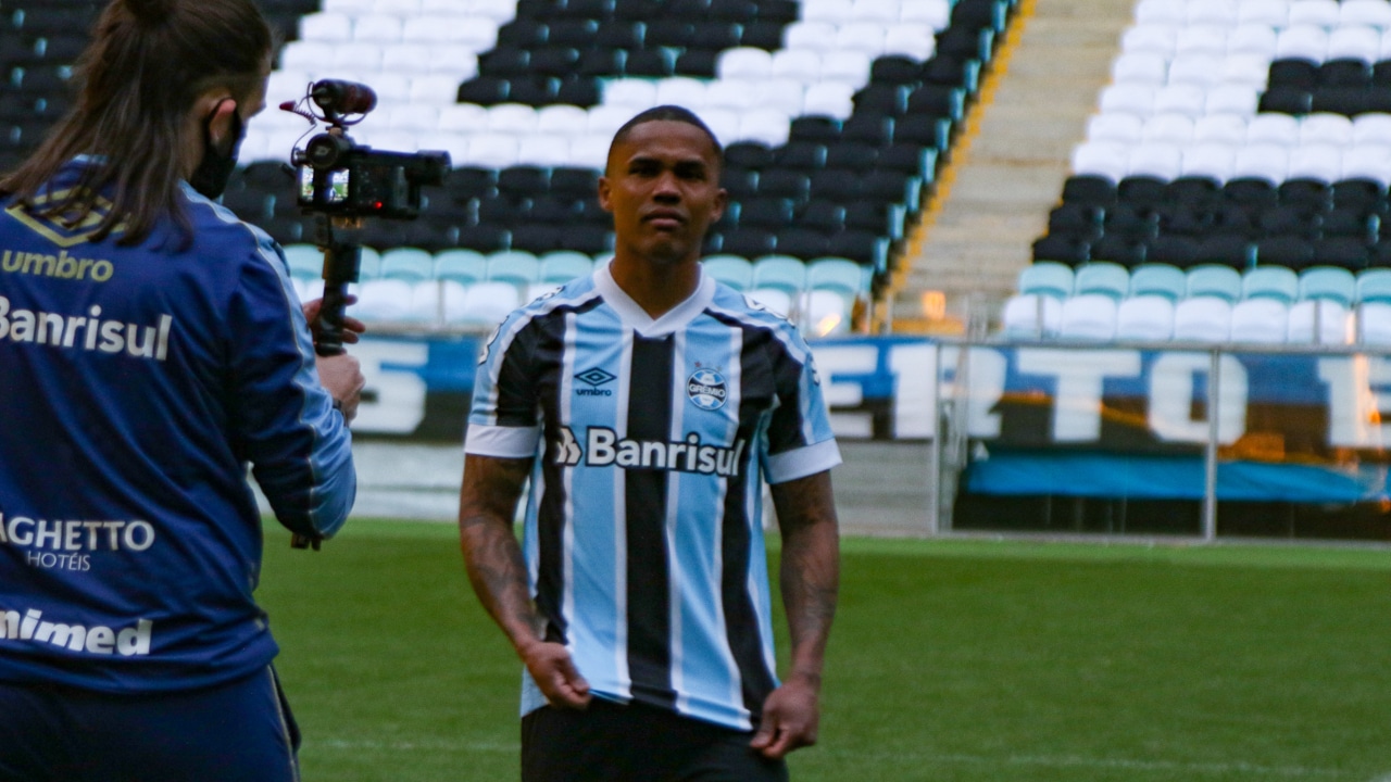 Grêmio Douglas Costa volta