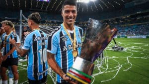 O valor do carro que Suárez comprou após chegar ao Grêmio nos deixou sem palavras