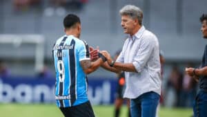 Suárez perdeu a cabeça e empurrou Renato Portaluppi?