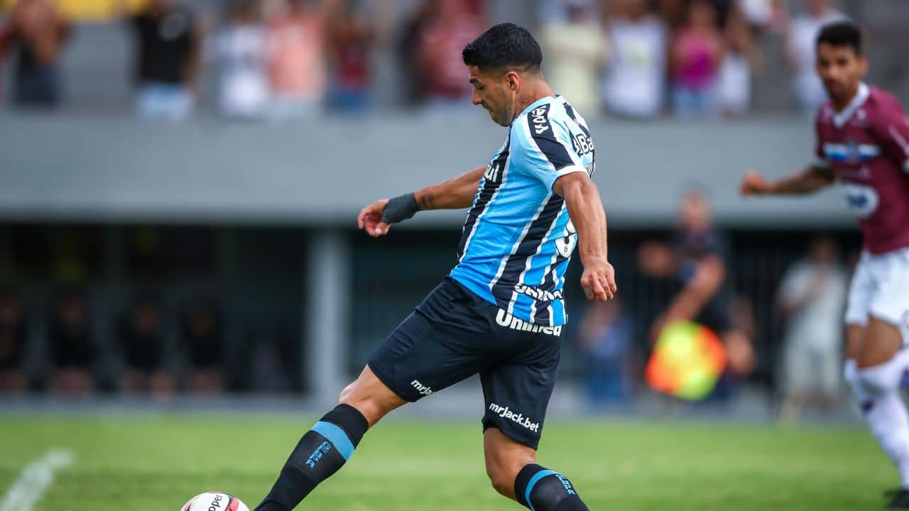 Suárez - Grêmio de Renato