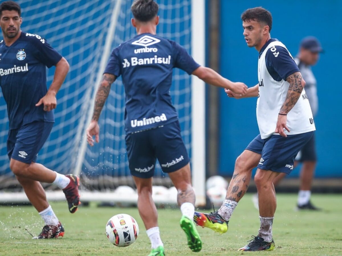 Grêmio goleia Novo Hamburgo em jogo-treino