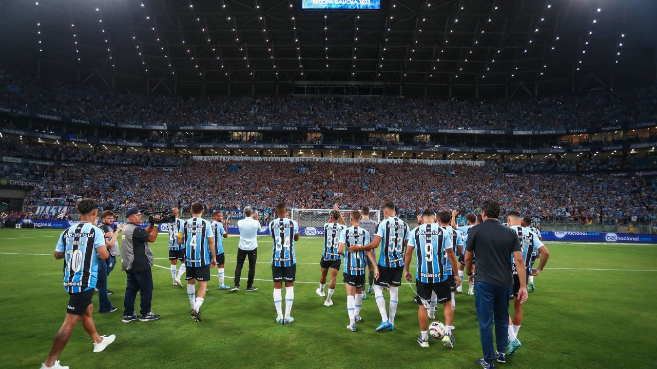 Jogadores e torcida - Grêmio