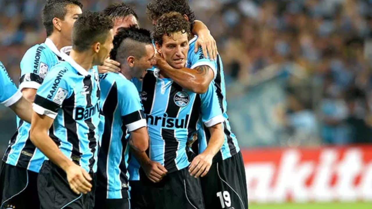 Grêmio x LDU Elano