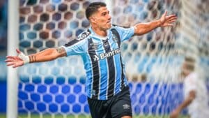 Jogador do Inter ‘promete’ arrebentar Suárez em GreNal e causa polêmica