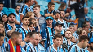 Suárez chega, a Erechim assistindo vitória de ex-clube