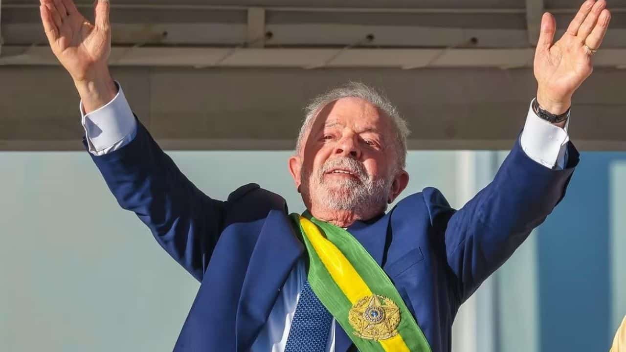 Lula torce para time que rebaixou o Inter