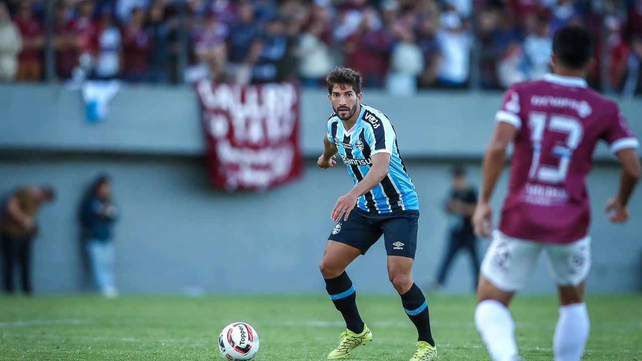 Lucas-Silva-Grêmio-Caxias-Cruzeiro