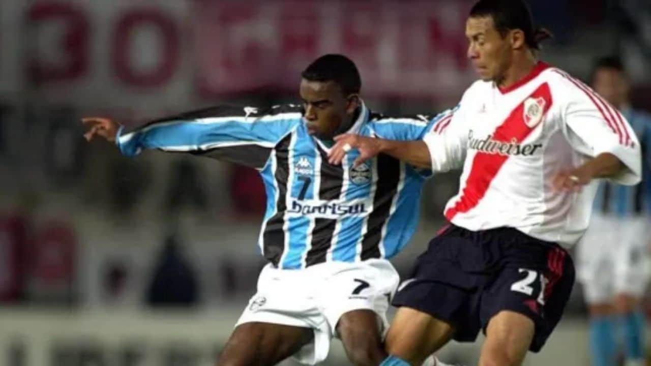 Grêmio Vitória Sobre River 2002