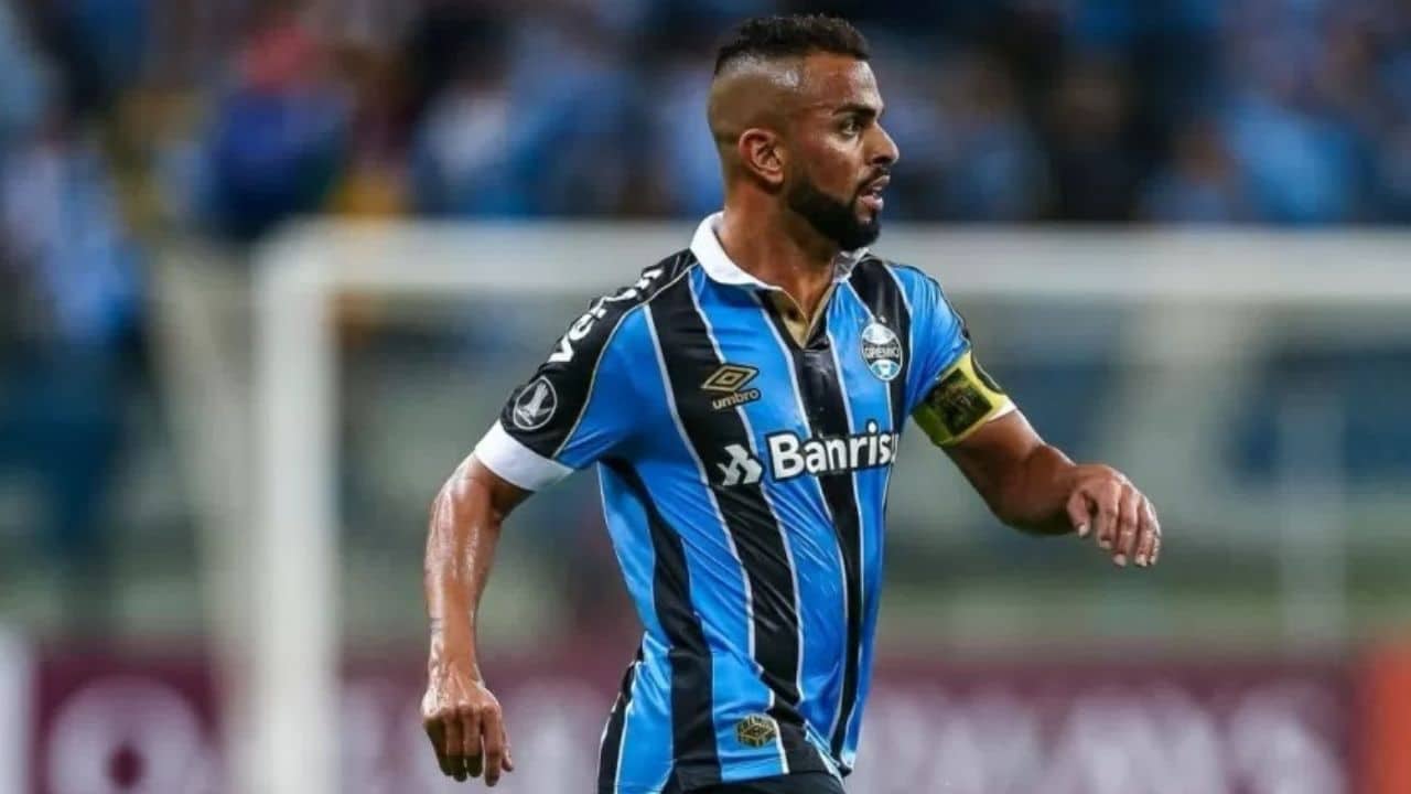 Maicon pode retornar ao Grêmio