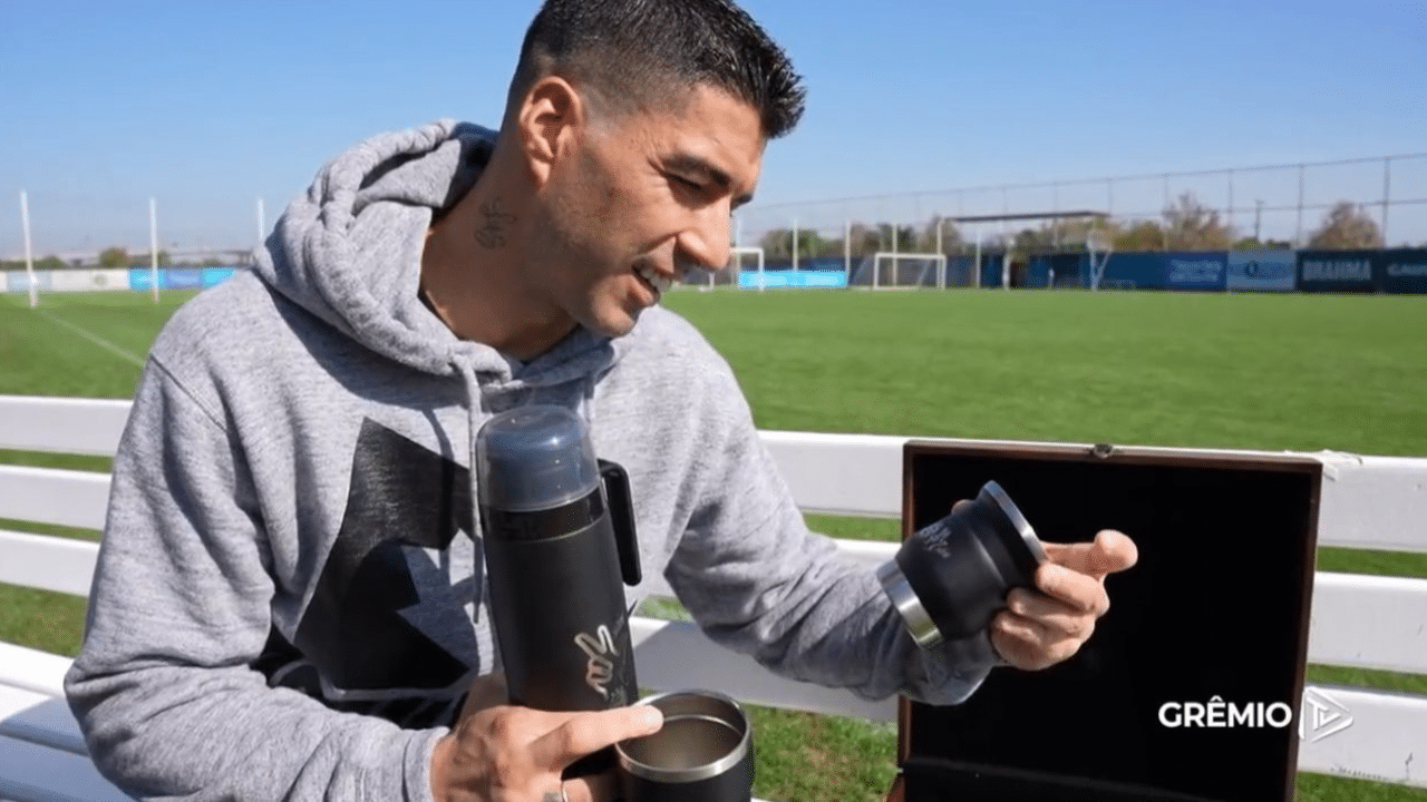 Luisito Suárez, grêmio, kit chimarrão