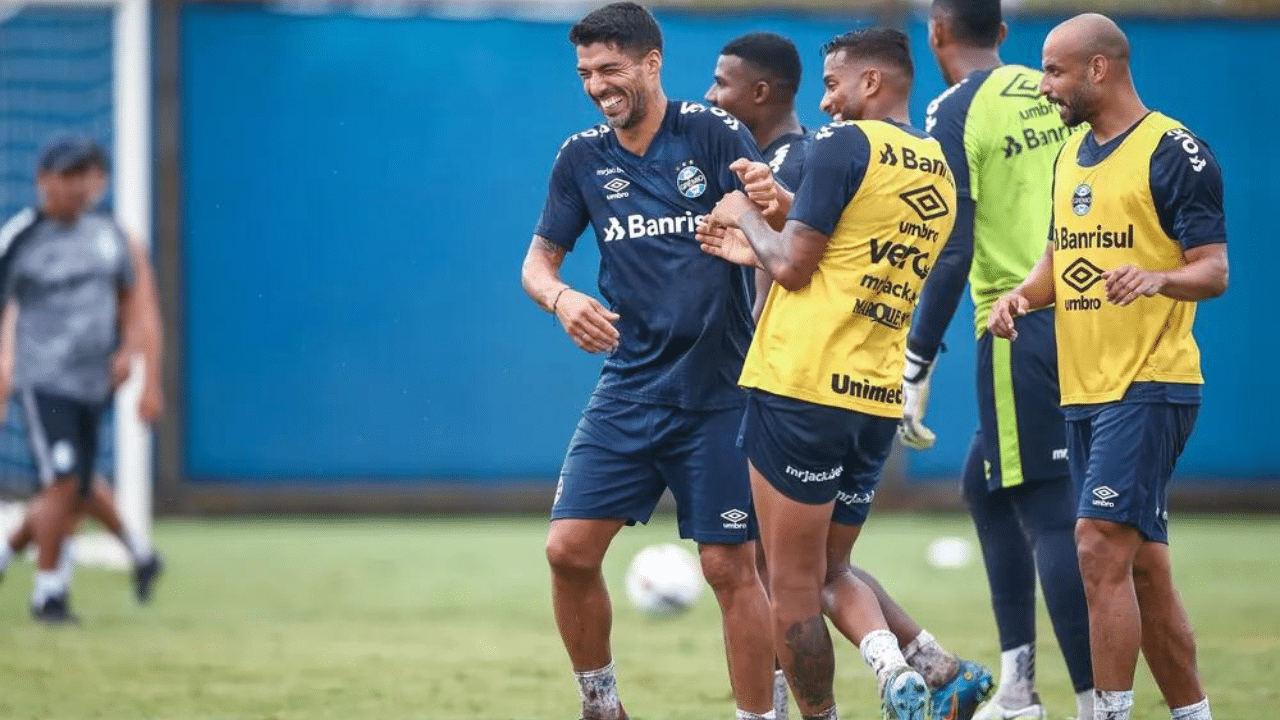 Suárez e Reinaldo já se enfrentaram fora do Grêmio