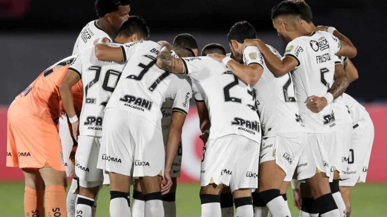Meia não deve renovar com Corinthians e notícia chega ao Grêmio