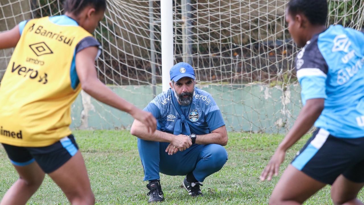 Grêmio divulga lista de relacionadas para enfrentar o Athletico-PR