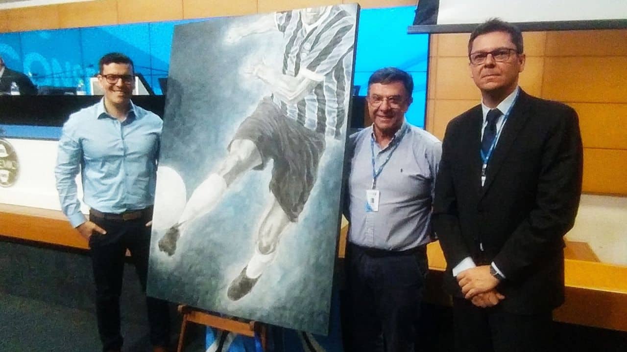 CD do Tricolor recebe obra de arte "Grêmio Força"