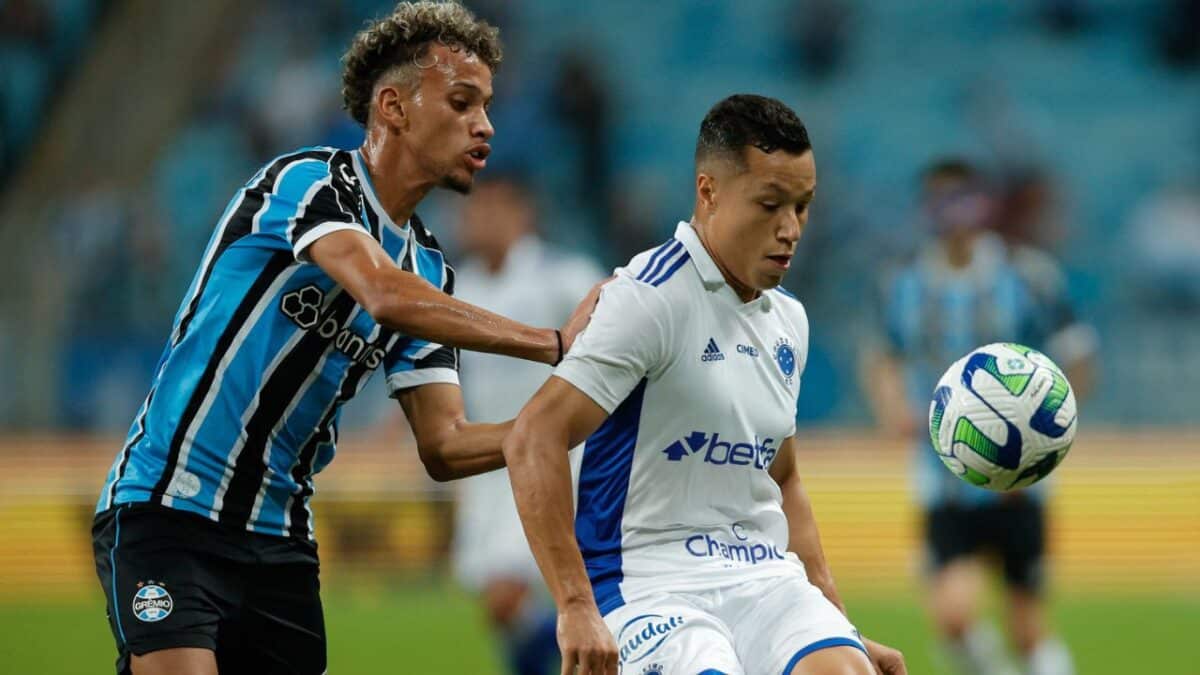 Cruzeiro 🦊 on X: HOJE TEM CRUZEIRO!!!!! 🦊💙 É dia de ver #OMaiorCampeão  da @CopadoBrasil em campo! Vamos lutar juntos para reverter o placar do jogo  de ida e buscar a classificação. #