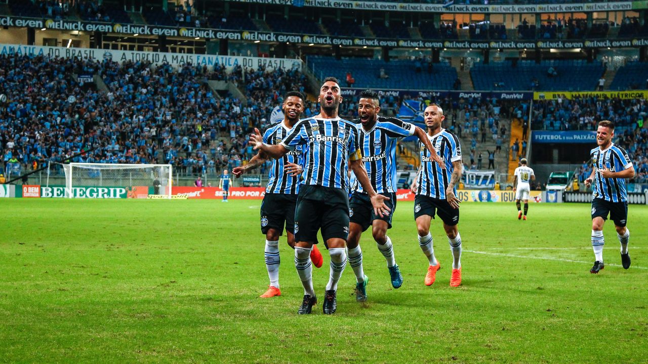 Há 5 anos, o Grêmio aplicou um chocolate no Santos pelo Brasileirão