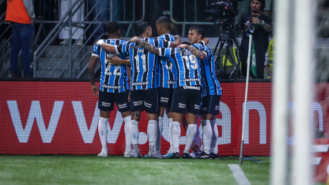 Renato revela que titular do Grêmio ainda sente dores