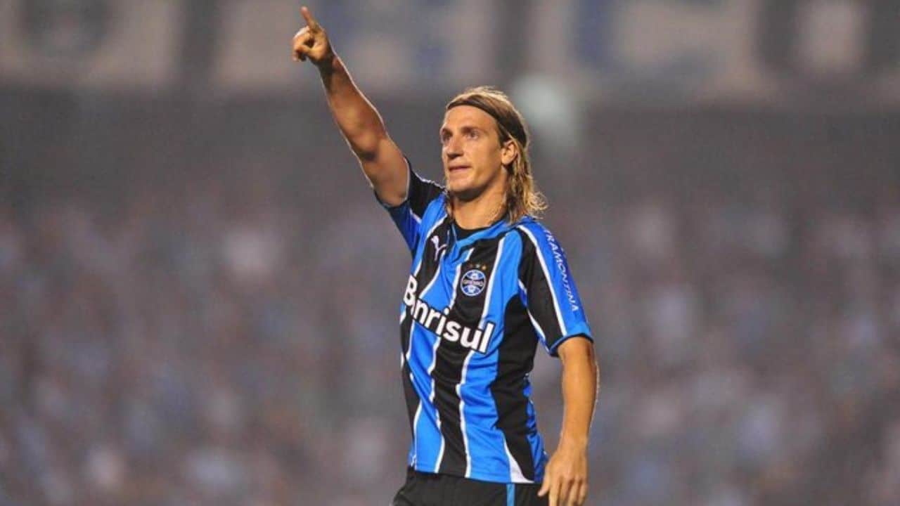 Ex de Maxi Lopez agita torcida do Inter