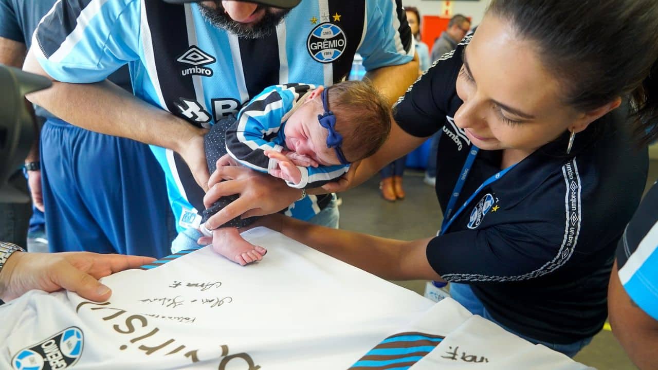 Sócia número 100k do Grêmio é uma bebê de 20 dias