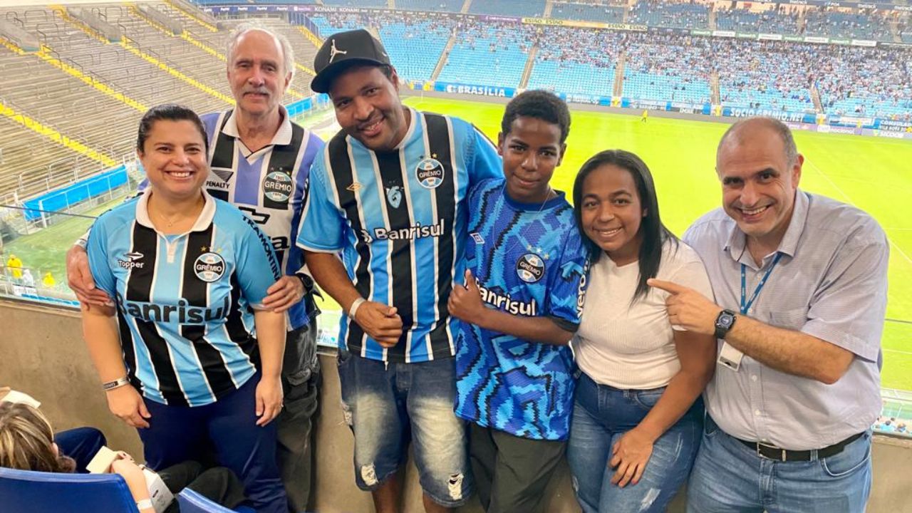 Afastado após sofrer pedrada, torcedor do Grêmio retorna à Arena