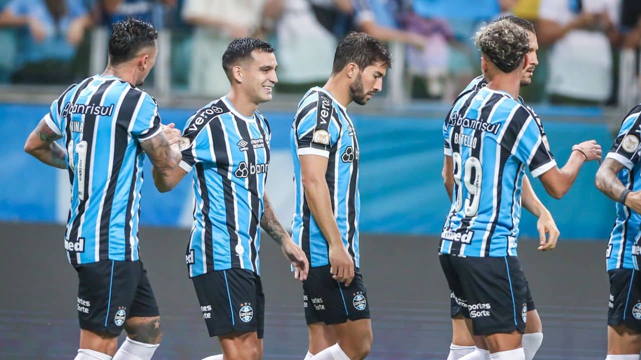 Torcida do Grêmio cobra dois titulares