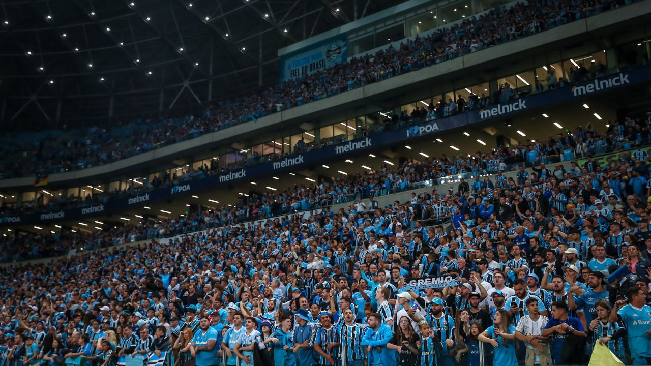 Torcida do Grêmio faz campanha para ajudar torcedor do Coxa