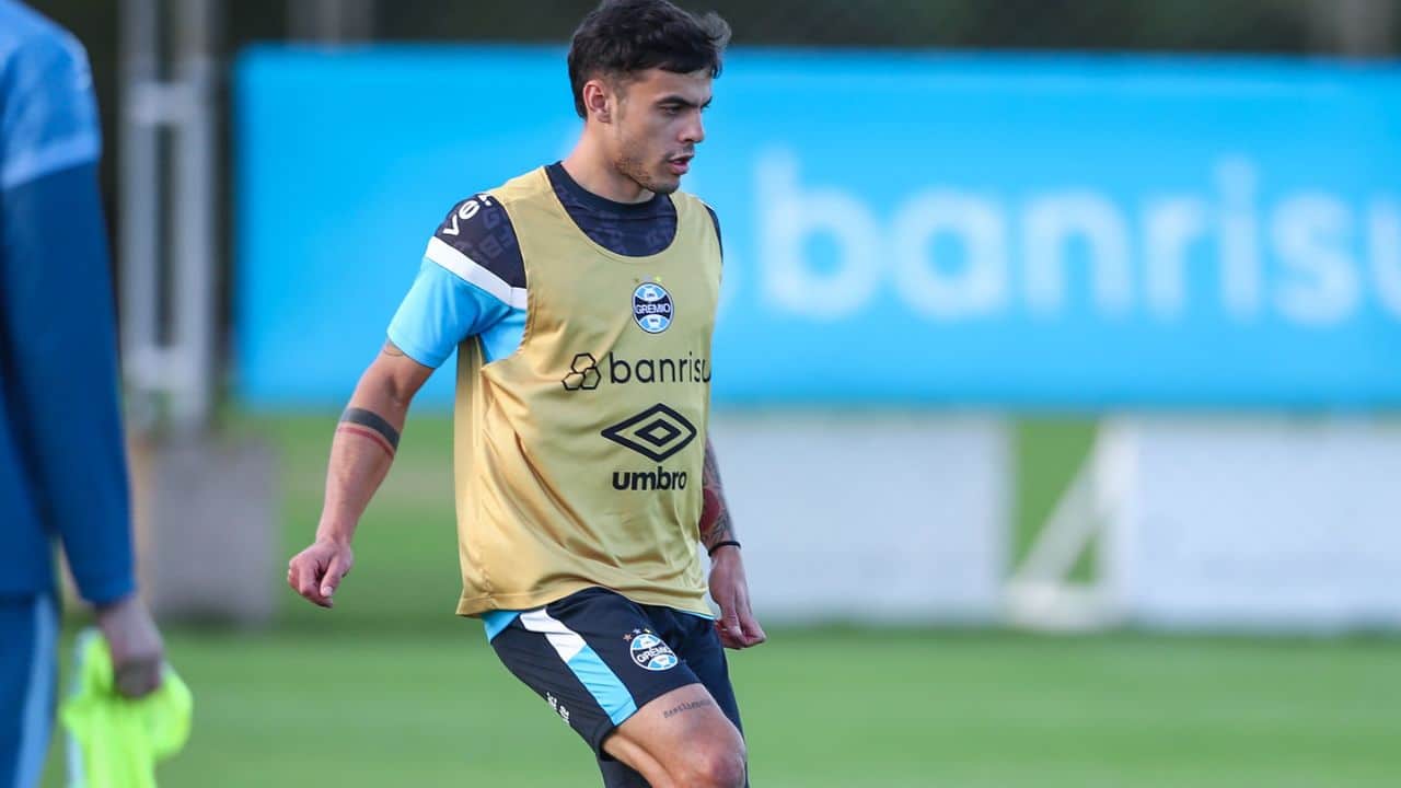 Como o Grêmio monitora doença de Felipe Carballo