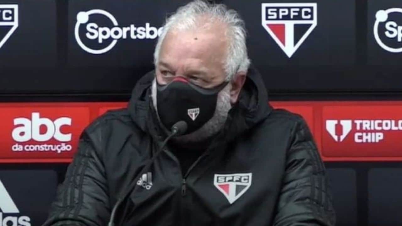 Diretor do São Paulo fala sobre negociação com ex-Grêmio
