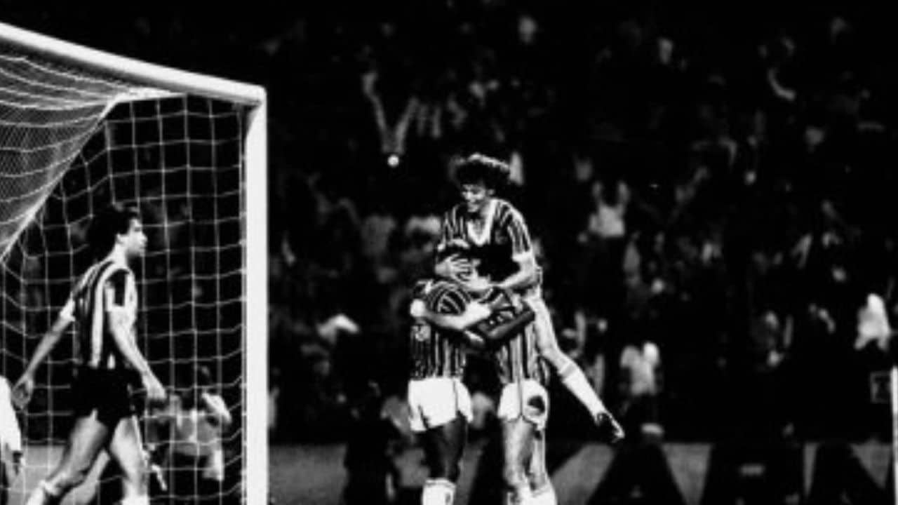 Grêmio x Estudiantes - semifinal Libertadores 1983