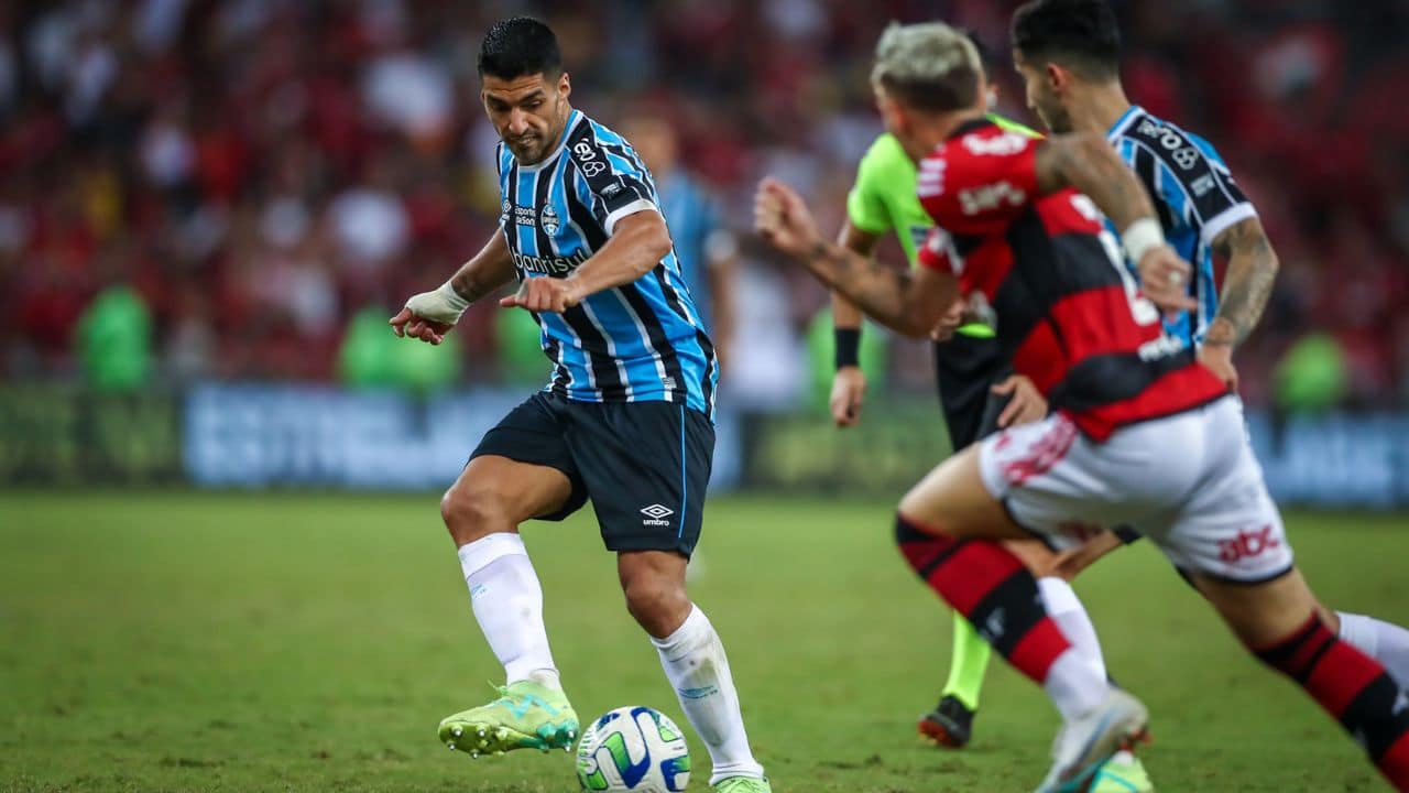 Suárez representa o Grêmio na seleção da 10ª rodada do Brasileirão