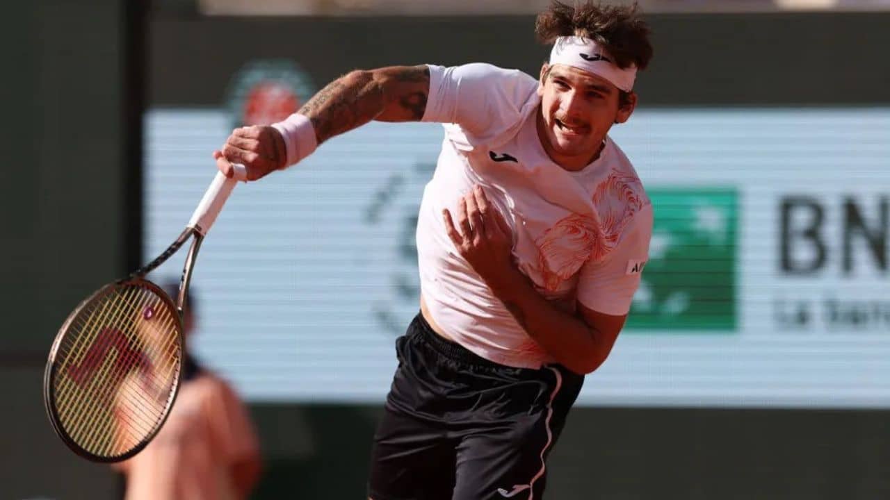 Gremista avança em Roland Garros