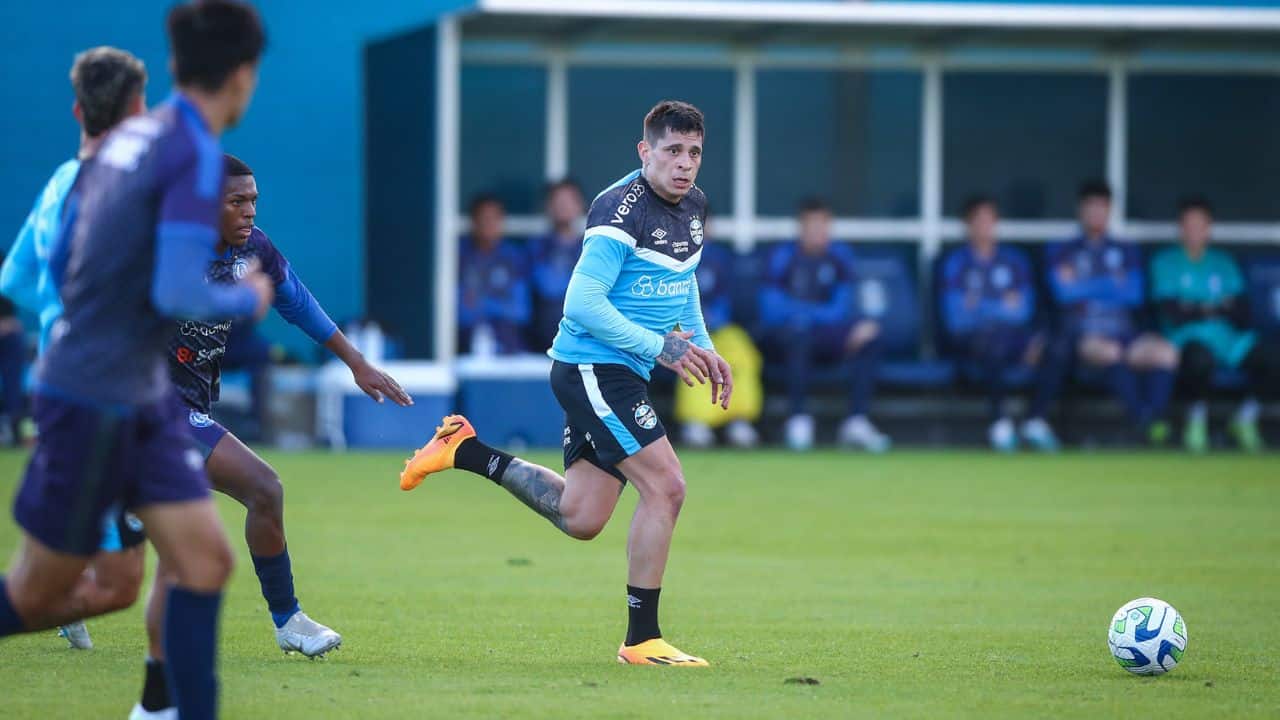 Iturbe em jogo-treino pelo Grêmio