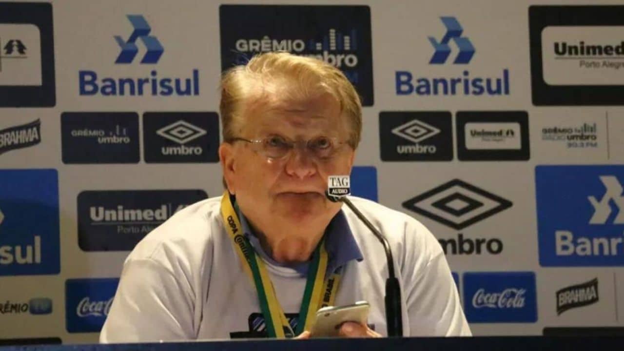 Adalberto Preis em entrevista coletiva