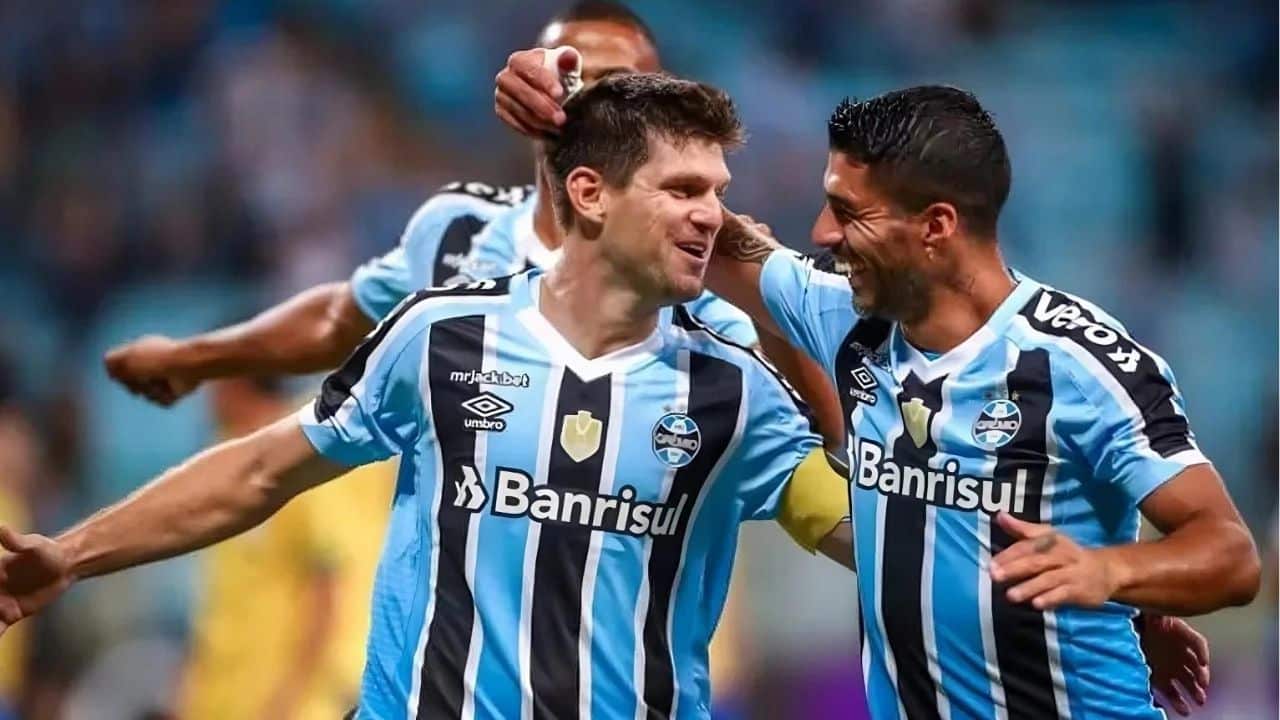 Atlético-MG x Grêmio: Hulk e Suárez colecionam semelhanças antes de  confronto direto, futebol