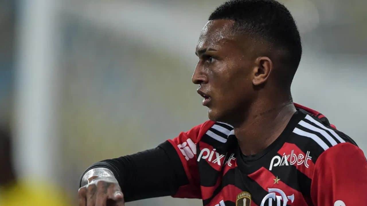 Wesley suspenso para a volta contra o Grêmio, este seria seu substituto no  Flamengo