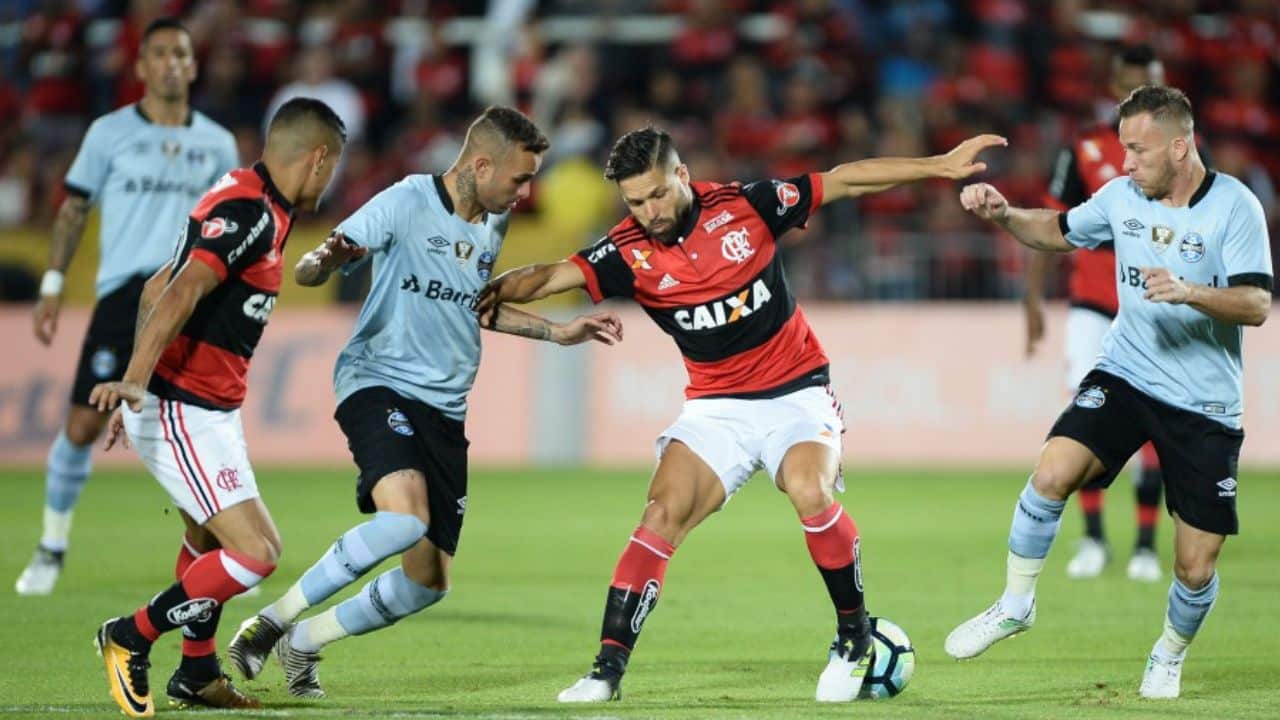 Luan - Grêmio - Flamengo - Brasileirão 2017