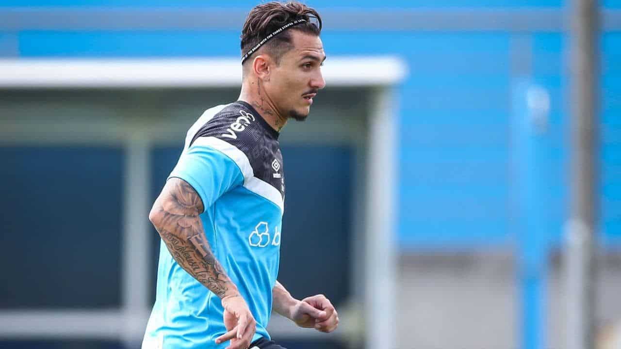 Vina em treino do Grêmio. Últimas do Grêmio.