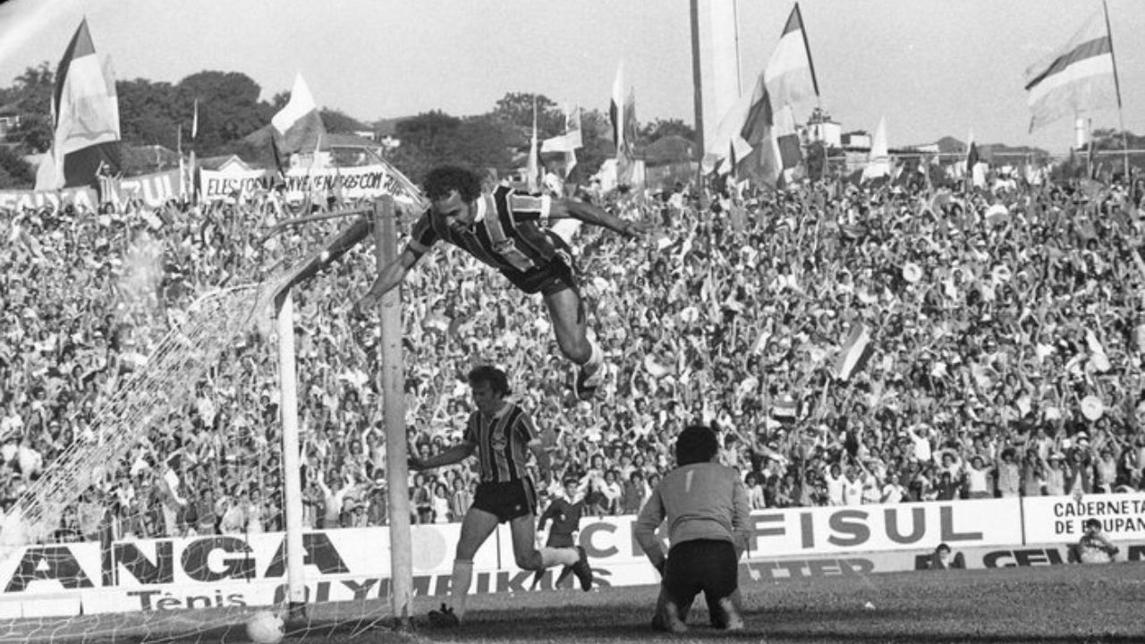 Relembre a trajetória de André Catimba; ídolo do Grêmio na década de 1970