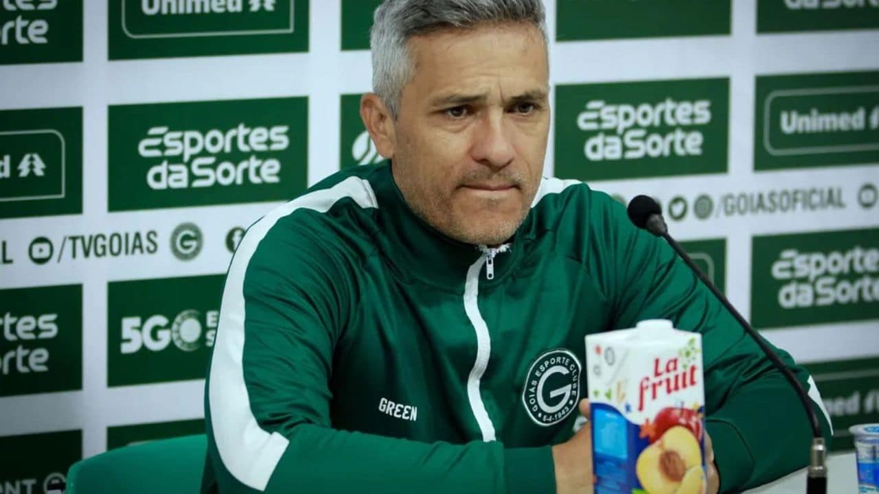 Armando Evangelista - técnico do Goiás